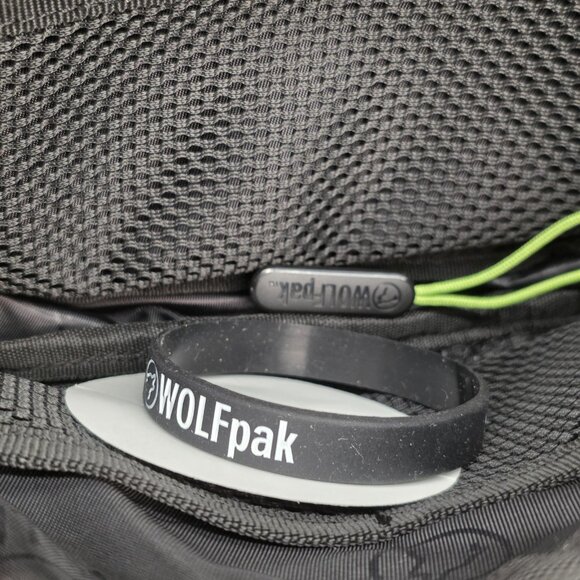 Wolf Pak Never Average Area 51 Fanny Pack Crossbody NWT - Picture 6 of 13